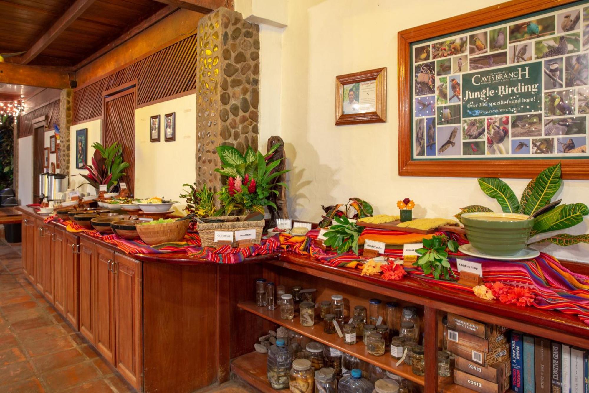 Ian Anderson Caves Branch Jungle Lodge Belmopán Exterior foto