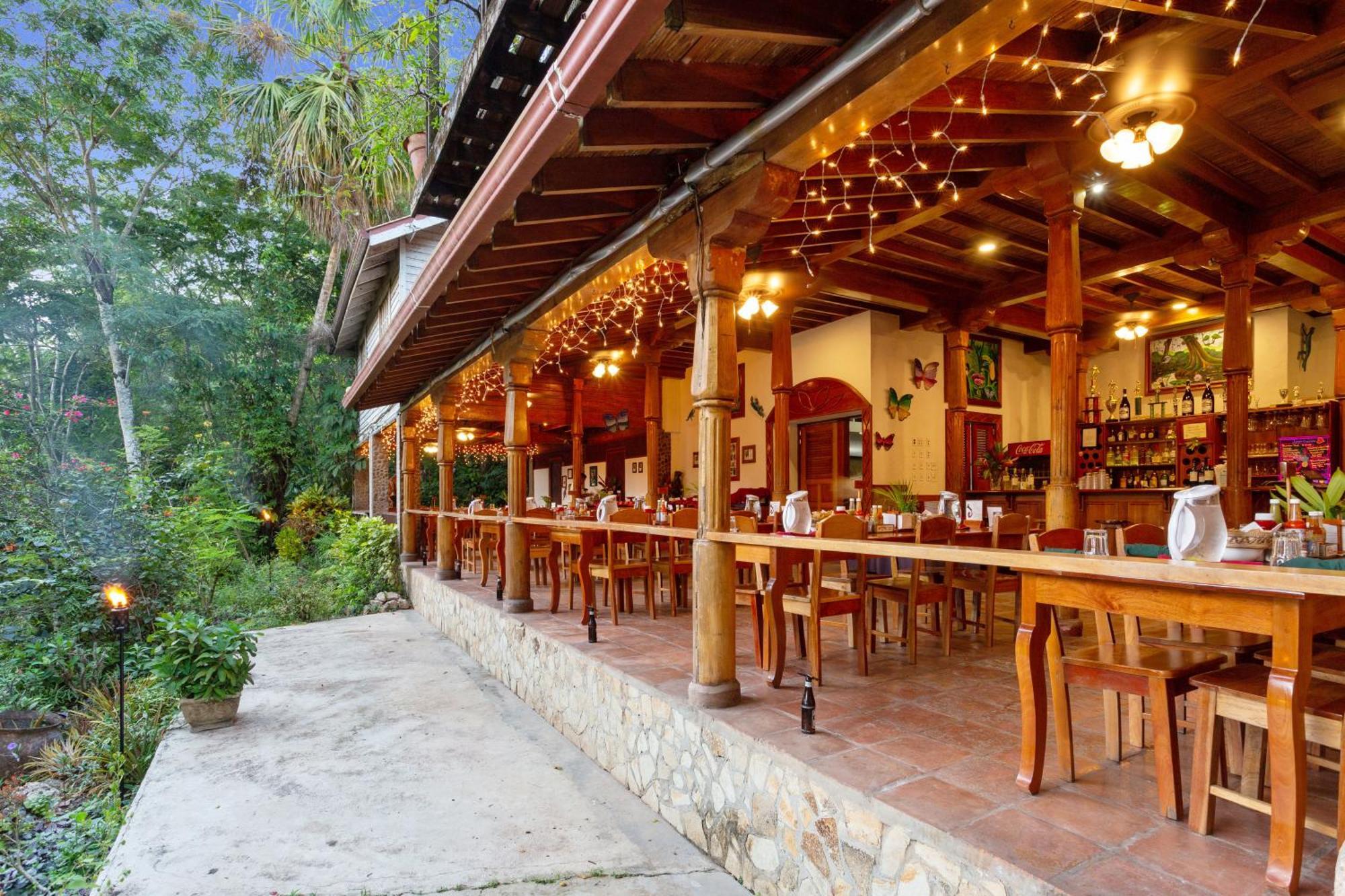 Ian Anderson Caves Branch Jungle Lodge Belmopán Exterior foto